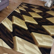 فرش ماشینی کاشان - طرح سه بعدی اتاق پذیرایی زمینه مشکی کد 1373