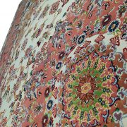فرش ماشینی بنام تبریز طرح سنتی زمینه کرم کد 2270815