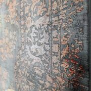 فرش ماشینی مدرن کهنه نما گل برجسته زمینه مشکی زرشکی کد 44