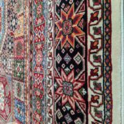 فرش طرح دستباف ماشینی سنتی زمینه کرم کد 107