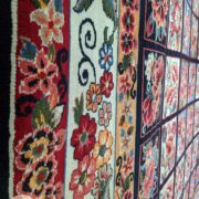 فرش ماشینی طرح دستباف سنتی زمینه سرمه ای کد 109