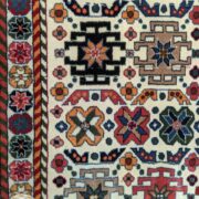 فرش ماشینی دستباف گونه طرح سنتی زمینه کرم کد 108