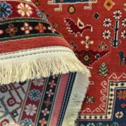 فرش ماشینی طرح سنتی و دستباف قشقایی زمینه لاکی (گلبهی) کد 112