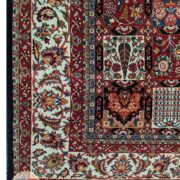 فرش ماشینی سنتی و طرح دستباف زمینه سرمه ای کد 110