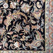 فرش کلاسیک 1200 شانه گل برجسته طرح دنیا زمینه سرمه ای