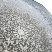 فرش کلاسیک 1200 شانه گل برجسته زمینه نقره ای طرح وینا
